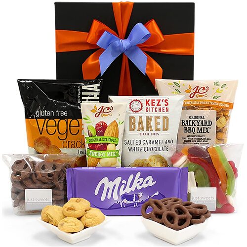 Snack Lover Gift Hamper with Vege Crackers, Choc Pretzels, White Choc Bites, Nut Mix and Snakes - Sweet & Savoury Hamper for Birthdays, Christmas, Eas